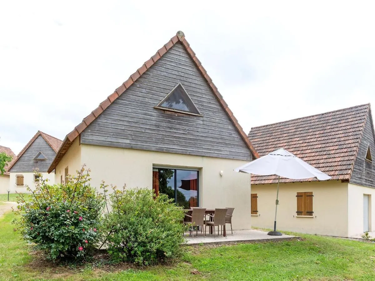 Comfortable Holiday Home With Swimming Pool Lacapelle-Marival