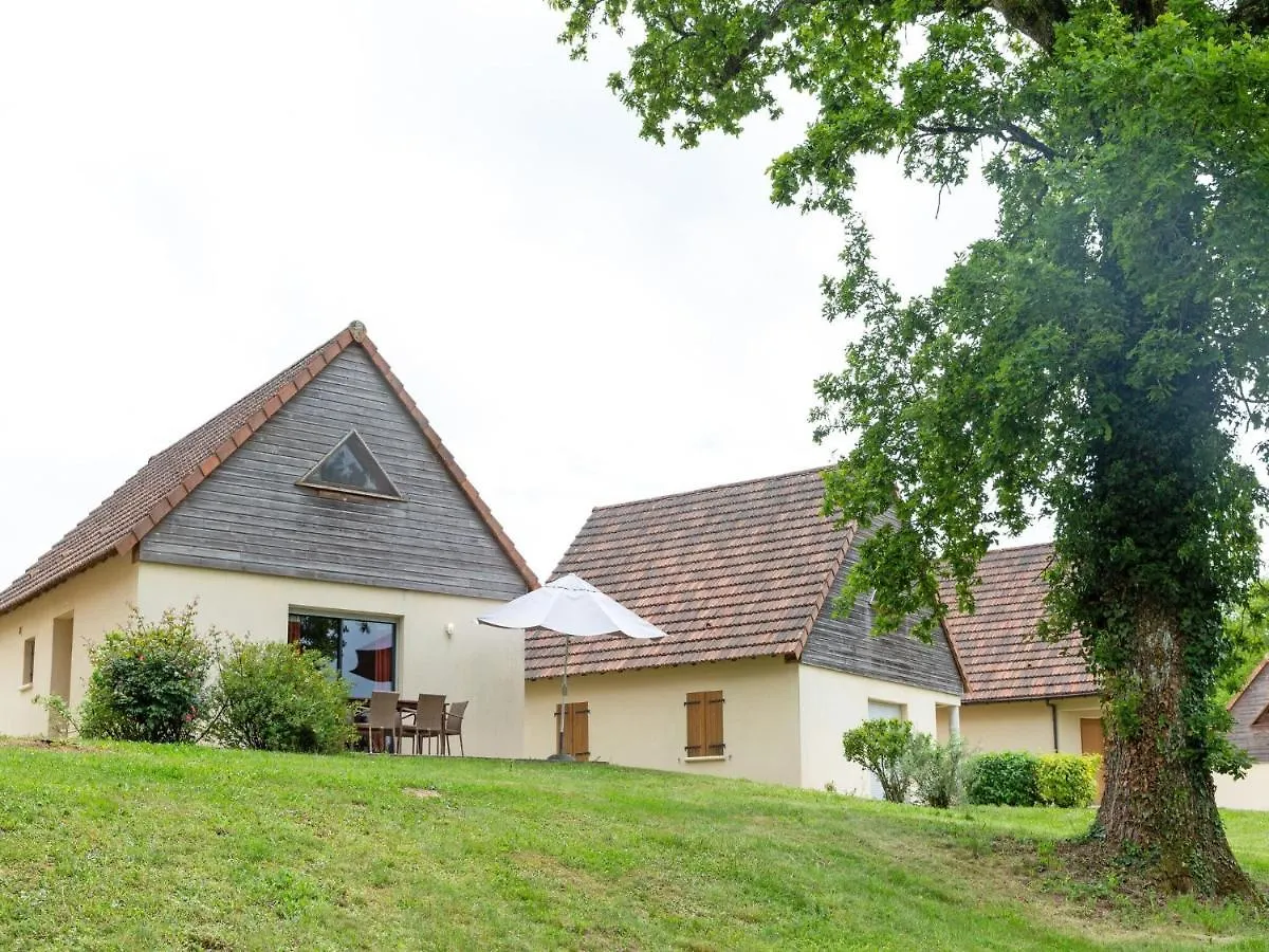 Comfortable Holiday Home With Swimming Pool Lacapelle-Marival