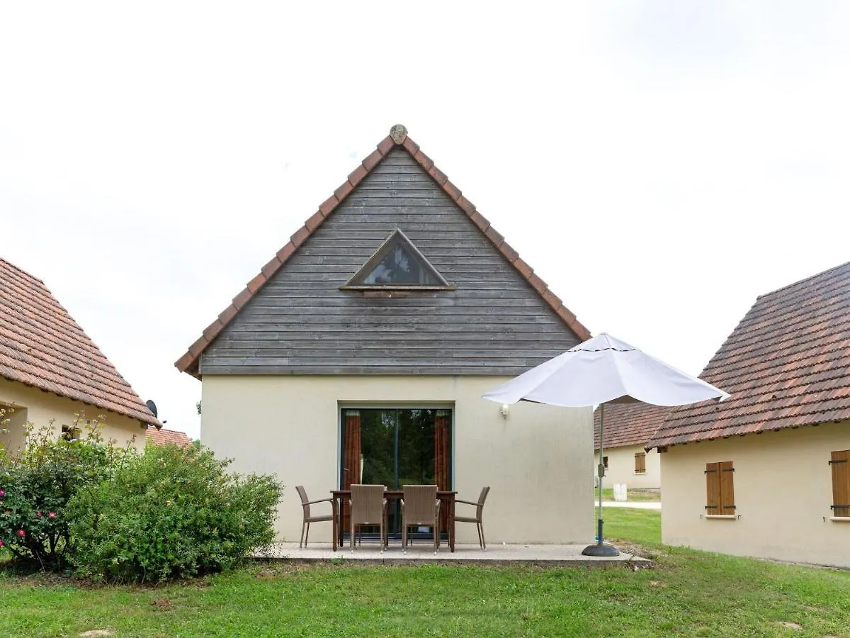 Comfortable Holiday Home With Swimming Pool Lacapelle-Marival
