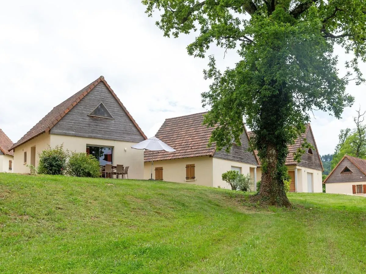 Comfortable Holiday Home With Swimming Pool Lacapelle-Marival