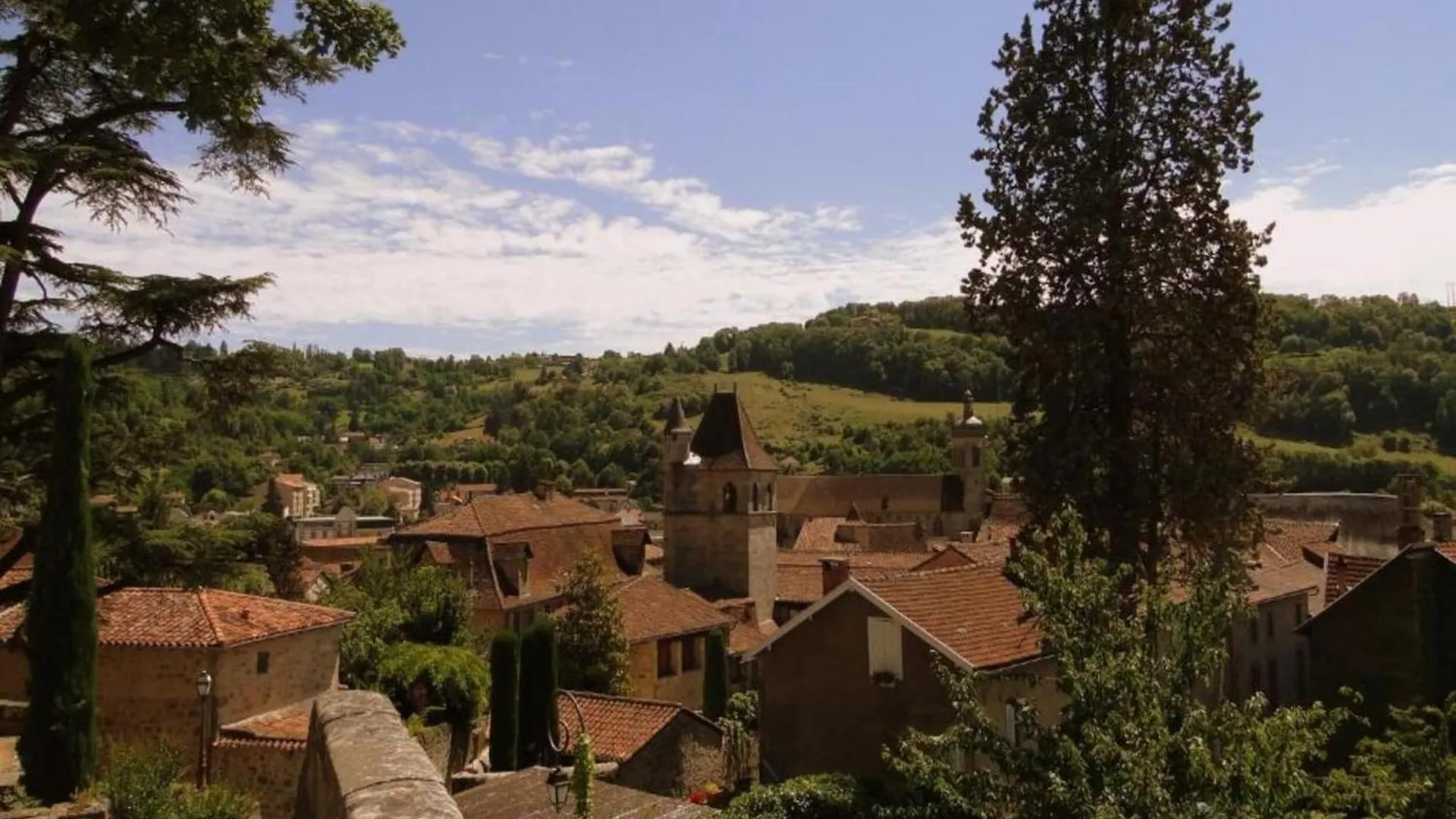 Comfortable Holiday Home With Swimming Pool Lacapelle-Marival 0*,  Frankrike